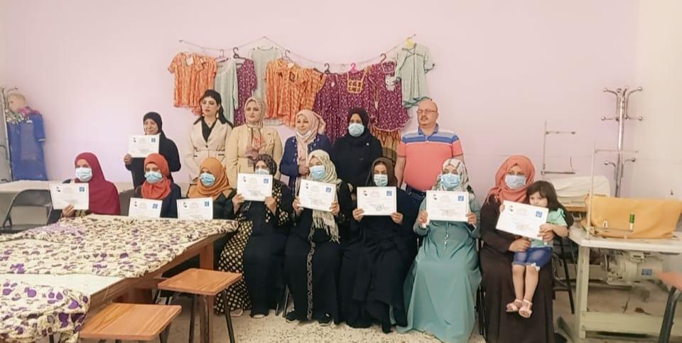 مكتب المرأة في ائتلاف النصر يختتم دورة لتعليم الخياطة