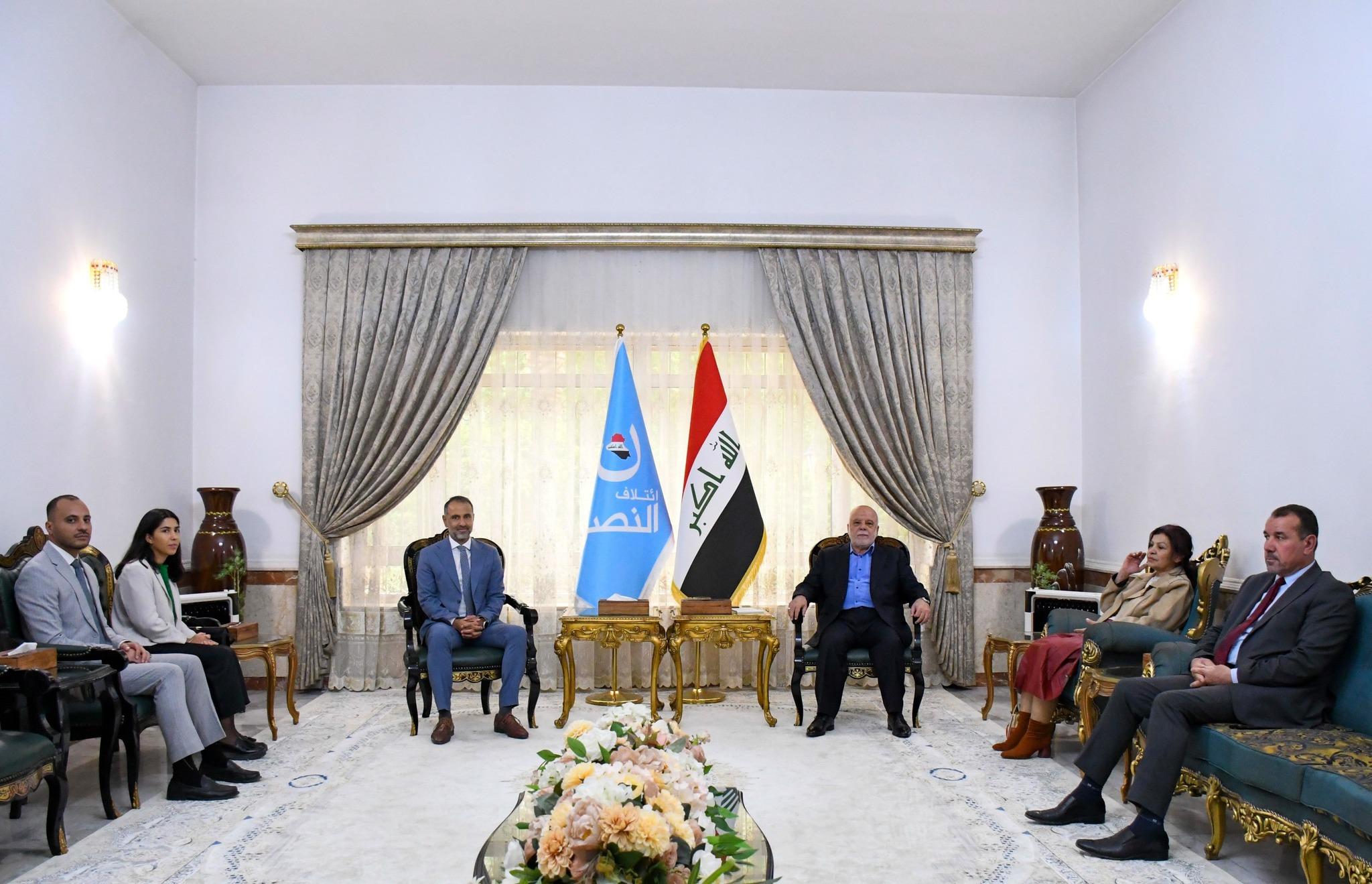 الدكتور حيدر العبادي يستقبل السفير البريطاني في بغداد