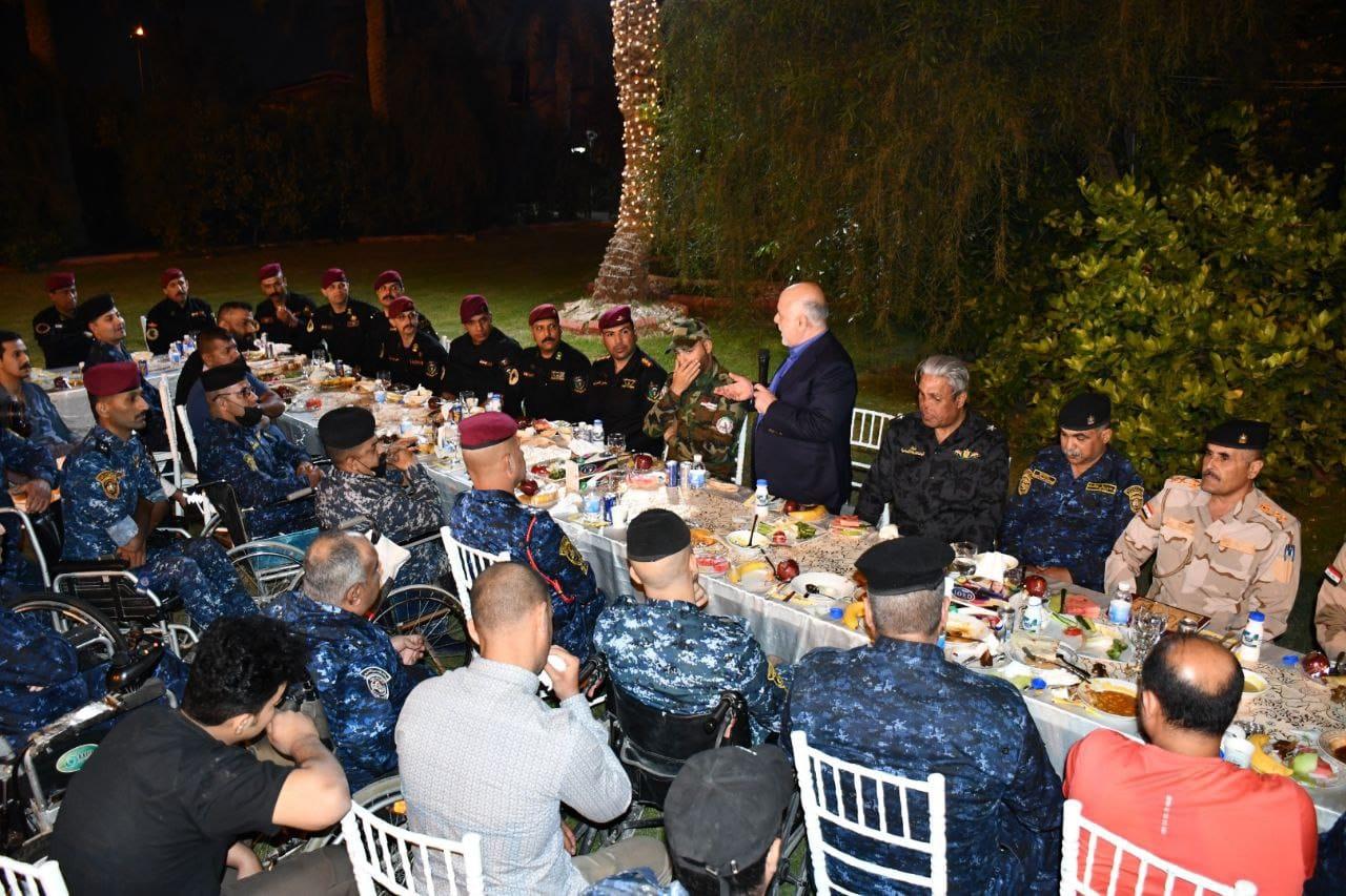 الدكتور حيدر العبادي يستقبل جرحى قواتنا الأمنية على مأدبة افطار