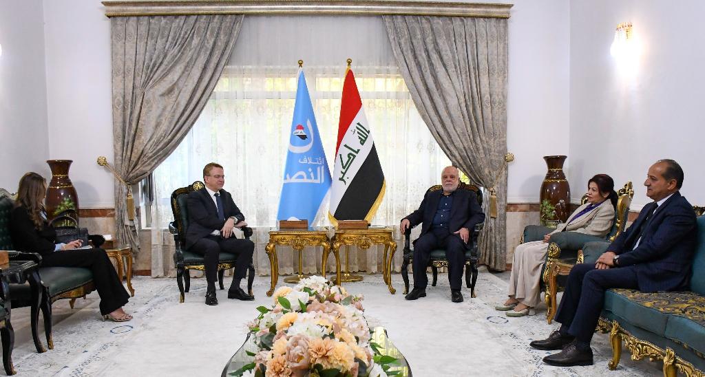 الدكتور حيدر العبادي يستقبل السفير الفرنسي في بغداد