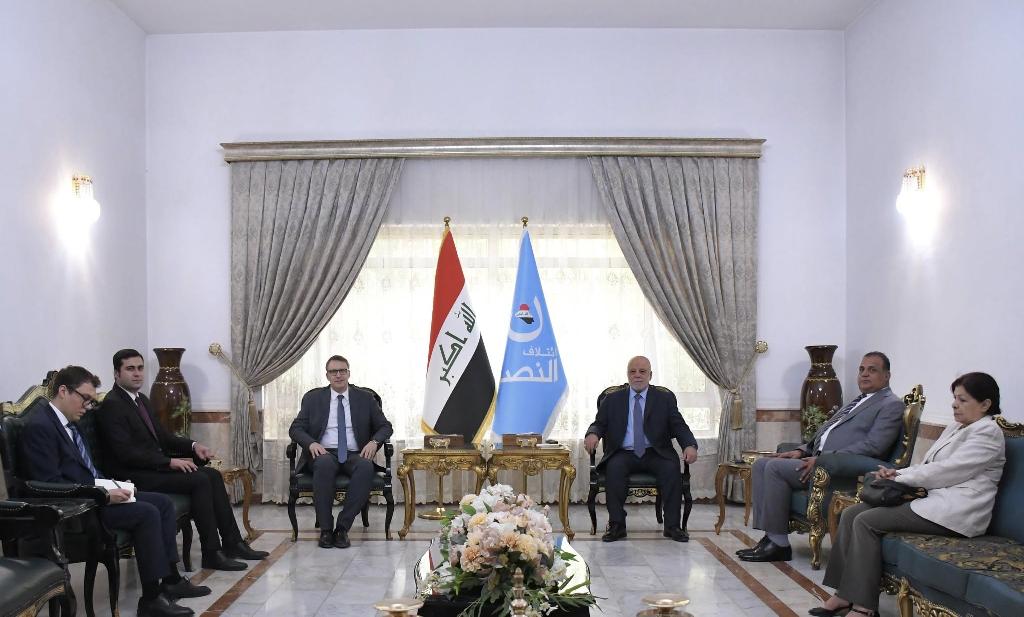 الدكتور حيدر العبادي يلتقي السفير التركي في بغداد